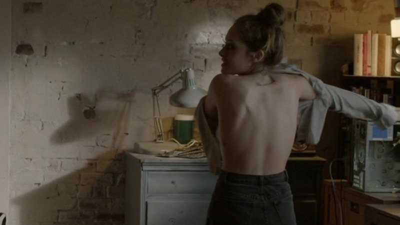 Hottest Carly Chaikin Scene in Mr. Robot. Sexy, back exposed, jean shorts. 767528