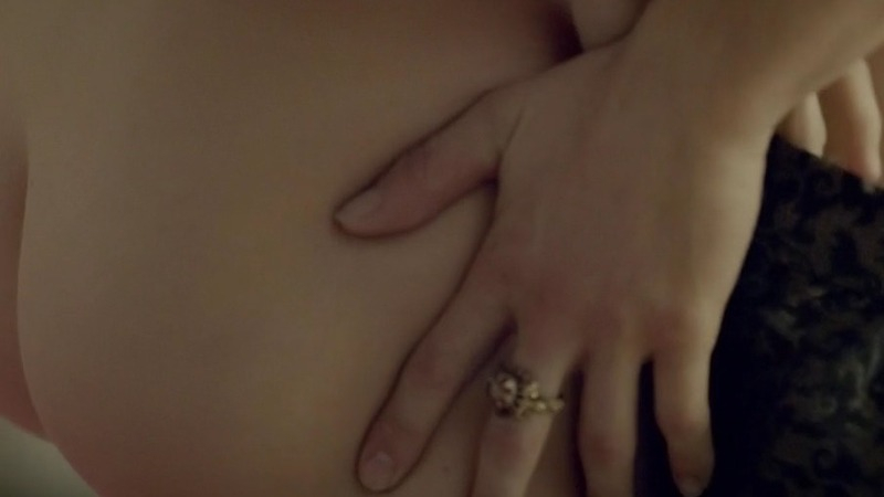 Noémie Schmidt Naked in Versailles. Butt, green skirt, nude. 778117