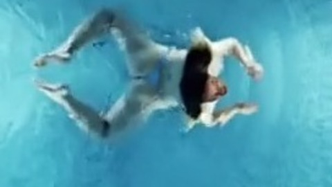 Karolina Lodyga in Kommissarin Heller: Hitzschlag (2016) Thong Backyard Pool Bikini 781819