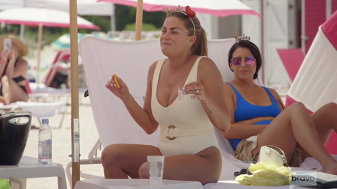 Hottest Self Scenes. Sexy, beach, beach chair. 896679