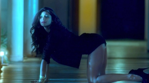 Daisy Shah in Hate Story 3 (2015) Sexy Black High Heels On All Fours 782323