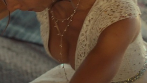 Sexiest Scenes of Waverly Earp from Wynonna Earp. Sexy, SFW, barn. 940319