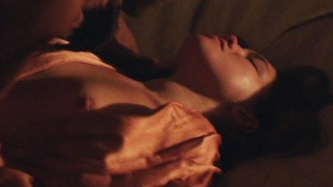 Florence Pugh Nude as Katherine Lester. Breasts, interracial couple, left breast. 818468