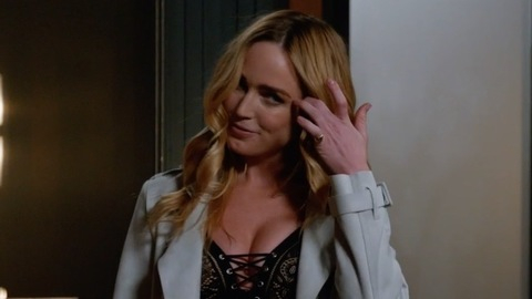 Hottest Caity Lotz Scene in DC's Legends of Tomorrow. Sexy, SFW, black lingerie. 846512