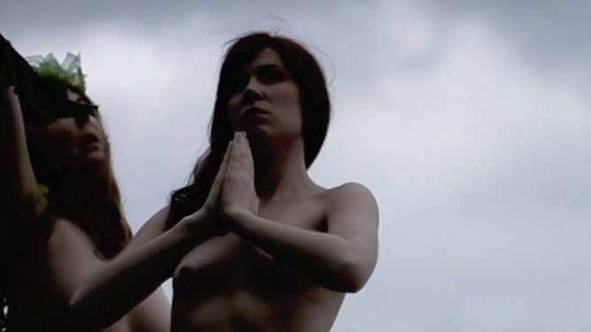 Sonja O'Hara Naked in Ovum. Breasts, dark skies, nude outdoors. 810397