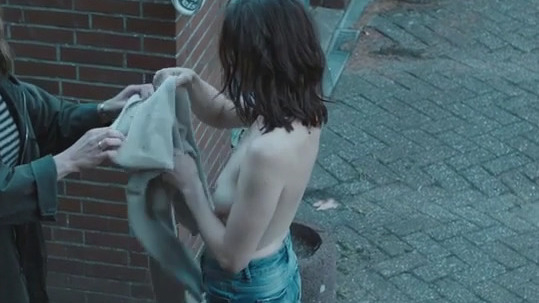 Svenja Jung Nude as Sylvia Kleine. Breasts, jean shorts, outside. 810440