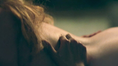 Hottest Elisabeth Moss Scene in The Handmaid's Tale. Sexy, SFW, bare back. 1010012