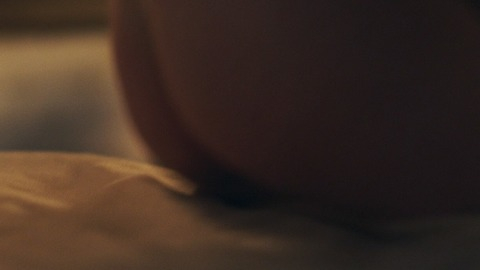 Elisabeth Moss Nude in The Handmaid's Tale. Butt, close up, nude. 828952