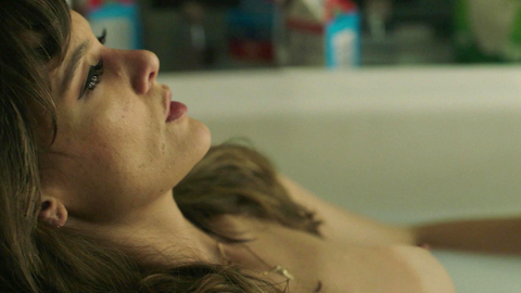 Frankie Shaw in SMILF (2017-2019) Breasts Bath Bathtub 857778