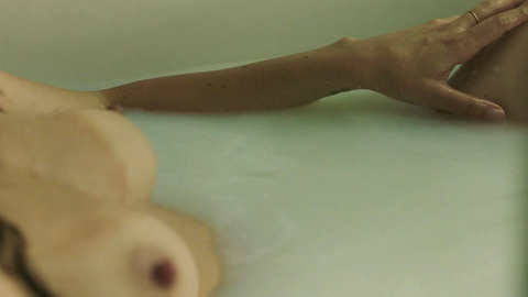 Frankie Shaw in SMILF (2017-2019) Breasts Bath Bathtub 857784