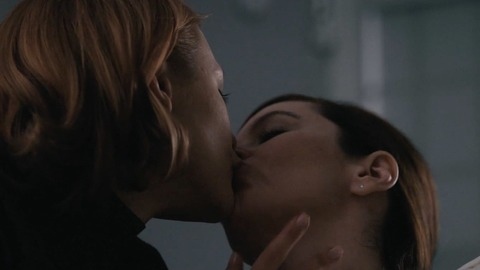 Anna Friel in The Girlfriend Experience (2016-2021) Lesbian Brunette Kissing 823120