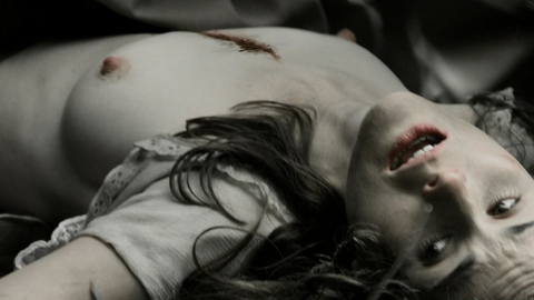 Michelle Dockery in Godless (2017) Breasts Breasts Exposed Chest Cut Open 823320