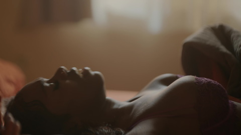 Sexiest Kiesha Williams Scenes. Underwear, bed, cleavage. 979048