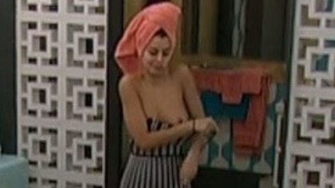 Ariadna Gutiérrez Nude in Celebrity Big Brother. Breasts, left breast, nipslip. 827860