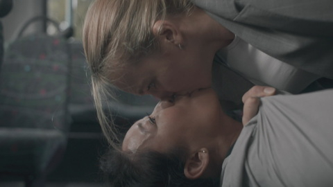 Killing Eve's Sexiest Scenes with Sandra Oh. Lesbian, fighting, kissing. 906480