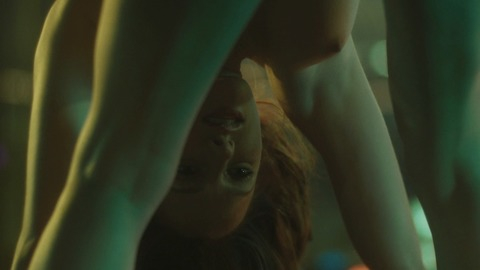 Nudes of Trudy from I'm Dying Up Here. Breasts, bending forward, close up. 833160