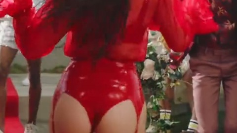 Hottest Hailee Steinfeld Scene in Colour. Sexy, butt cleavage, latex garter belt. 834584