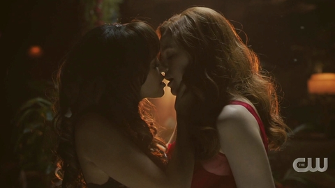 Sexiest Scenes of Toni Topaz from Riverdale. Lesbian, kiss, kissing. 987155