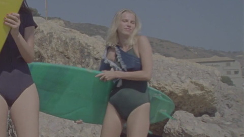 Sexiest Scenes of N/A from Malibu og Dem. Sexy, SFW, bathing suit. 846155