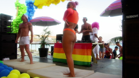 Hottest Herself Scenes. Bikini, Sexy, Thong, barefoot, beach. 860871