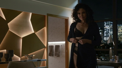 Bull's Sexiest Scenes with Reiko Aylesworth. Sexy, Underwear, SFW, apartment. 858798