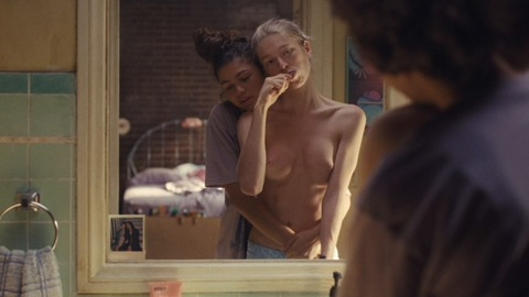 Hunter Schafer in Euphoria (2019-2022) Breasts Lesbian Bathroom Blonde 929054