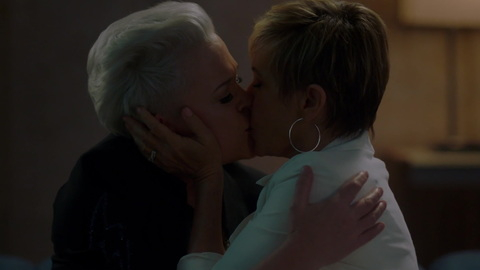 Hottest Gabrielle Carteris Scenes. Lesbian, lesbian kiss, non nude. 880857