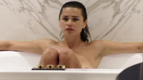 Nudes of Amber / Bauer's Girlfriend from The New Pope. Breasts, bath, bathtub. 895044
