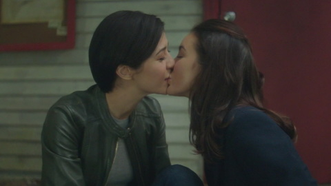 Hottest Katie Findlay Scene in Nancy Drew. Lesbian, brunettes, kissing. 935102