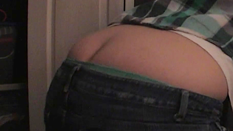 Nudes of Leslie from The Addict. Butt, bent over, butt crack. 901092