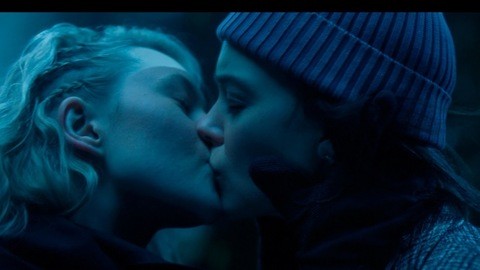 Sexiest Scenes of Raelle Collar from Motherland: Fort Salem. Lesbian, SFW, blonde. 951665