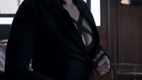 The Expanse's Sexiest Scenes with Frankie Adams. Underwear, SFW, black bra. 909360