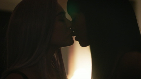 Hottest Ajani Russell Scene in Betty. Lesbian, backlit, kissing. 947666