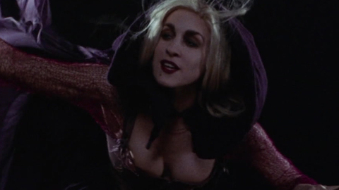 Hottest Sarah Jessica Parker Scene in Hocus Pocus. Sexy, SFW, broom. 921962
