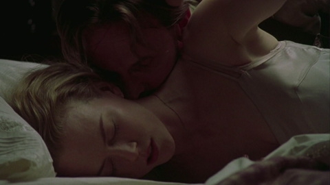Sexiest Scenes of Grace Stewart from The Others. Sexy, in bed, kissing neck. 923387