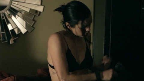 Sexiest Scenes of Christina 'Chris' Alonso from S.W.A.T.. Underwear, SFW, black bra. 937097