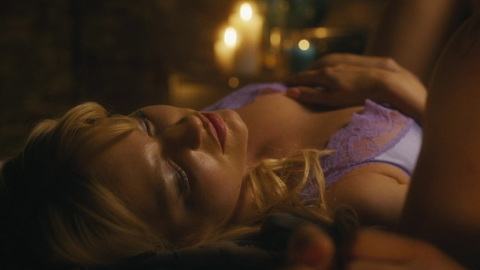 Bridge and Tunnel's Sexiest Scenes with Isabella Farrell. Sexy, Underwear, in bed, laying down. 979938