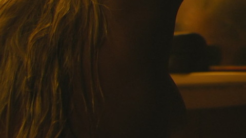 Hottest Oksana Akinshina Scene in Sputnik. Sexy, back boob, bathroom. 934148