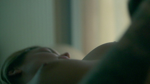 Marine Duvivier Nude as Jeune femme boîte de nuit. Breasts, Lesbian, nude, right breast. 937130