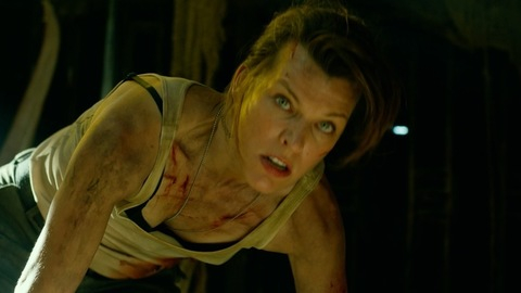 Hottest Milla Jovovich Scene in Monster Hunter. Sexy, black bra, bloody. 938588