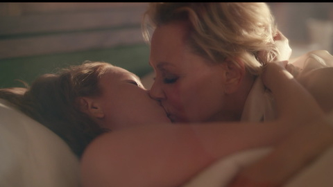 Hottest Jean Smart Scene in Hacks. Lesbian, dream sequence, in bed. 944768