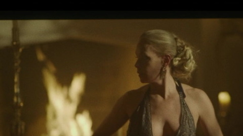 Hard's Sexiest Scenes with Carolina Ferraz. Sexy, SFW, cleavage. 954840