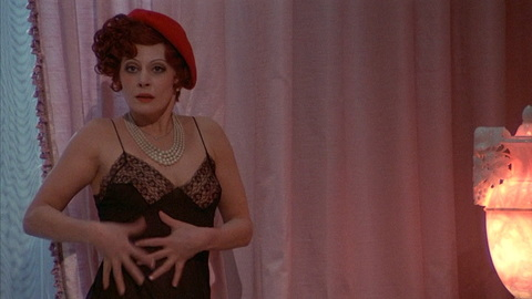 Magali Noël in Amarcord (1973) Sexy Cleavage Mature 959202