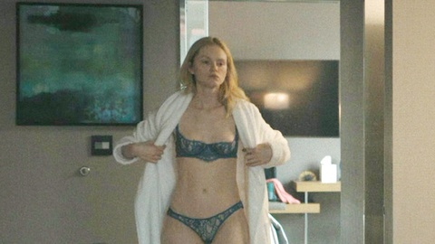 Hottest Iris Scenes. Underwear, SFW, barefoot. 1002501