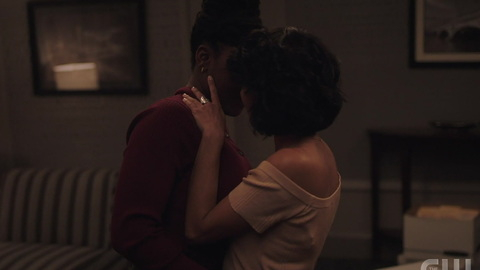 4400's Sexiest Scenes with Kausar Mohammed. Lesbian, hugging, kissing. 963777