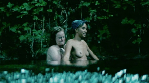 Jasmin Savoy Brown in Yellowjackets (2021-2025) Breasts Lesbian Breasts Dark 964668