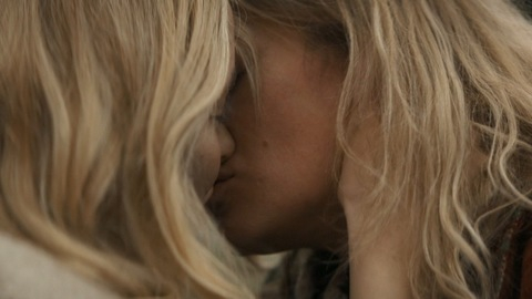 Killing Eve's Sexiest Scenes with Marie-Sophie Ferdane. Lesbian, SFW, kissing. 973230