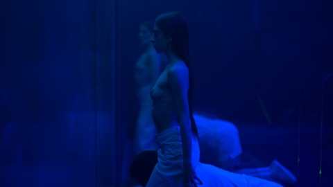 Candela Capitán Naked as Performer NY Nuevo Garaje Lumiere. Breasts, blue lighting, brunette. 973671