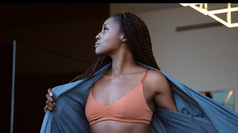 Roar's Sexiest Scenes with Issa Rae. Underwear, SFW, braids. 974400