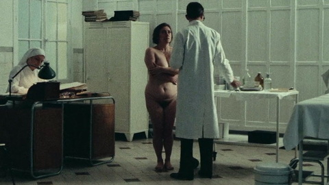 Isabelle Sadoyan Naked as Examined Woman. Bush, cold, dark hair. 976635